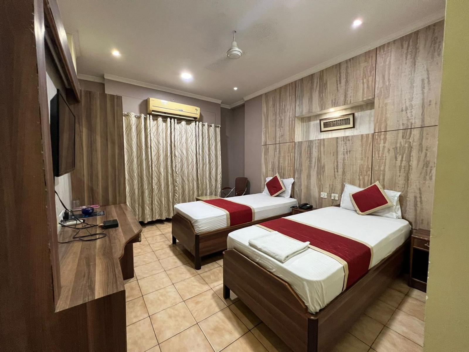 Hotel Bluemoon Gauháti Kültér fotó