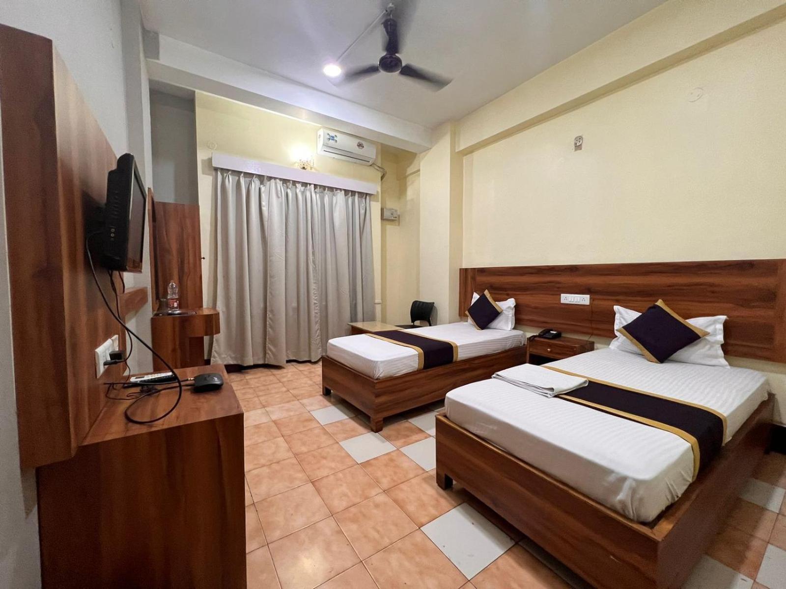 Hotel Bluemoon Gauháti Kültér fotó